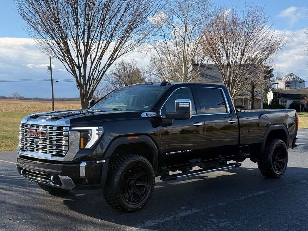 Used 2025 GMC Sierra 2500 Denali image 4