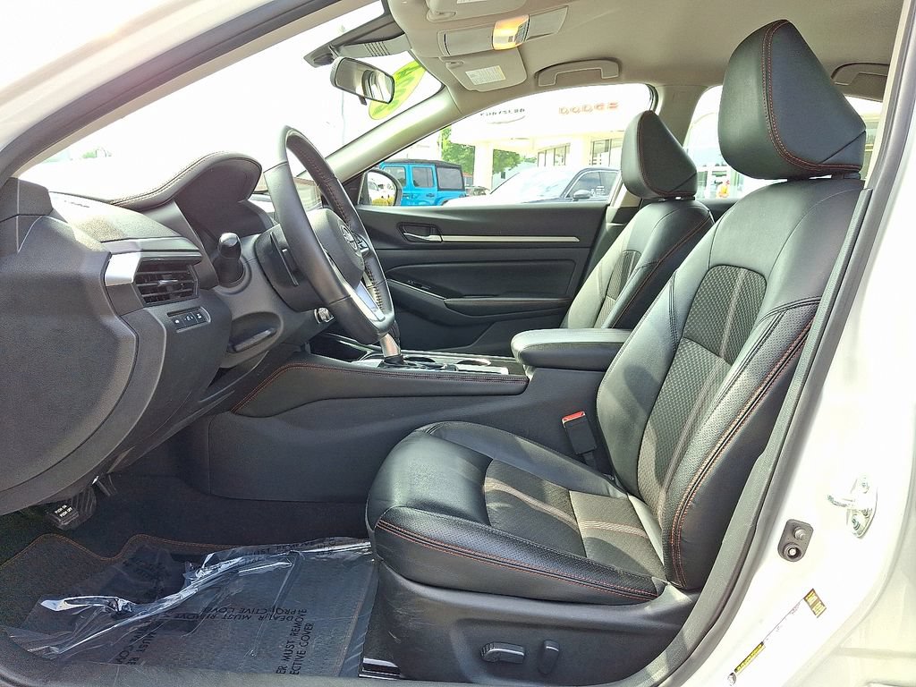 Used 2024 Nissan Altima 2.5 SR FWD image 13