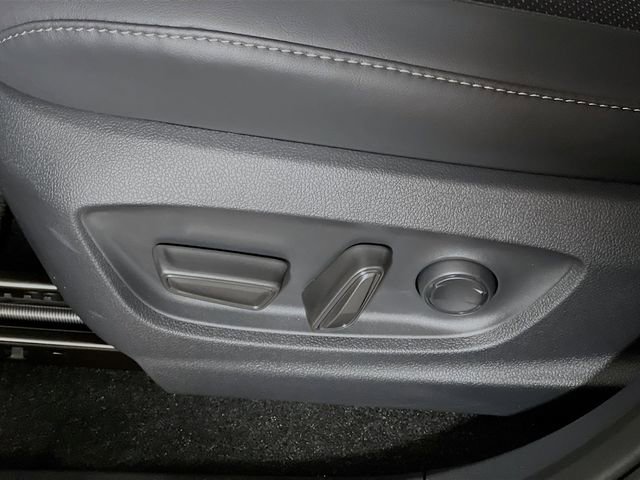 New 2025 Toyota Crown Signia image 13