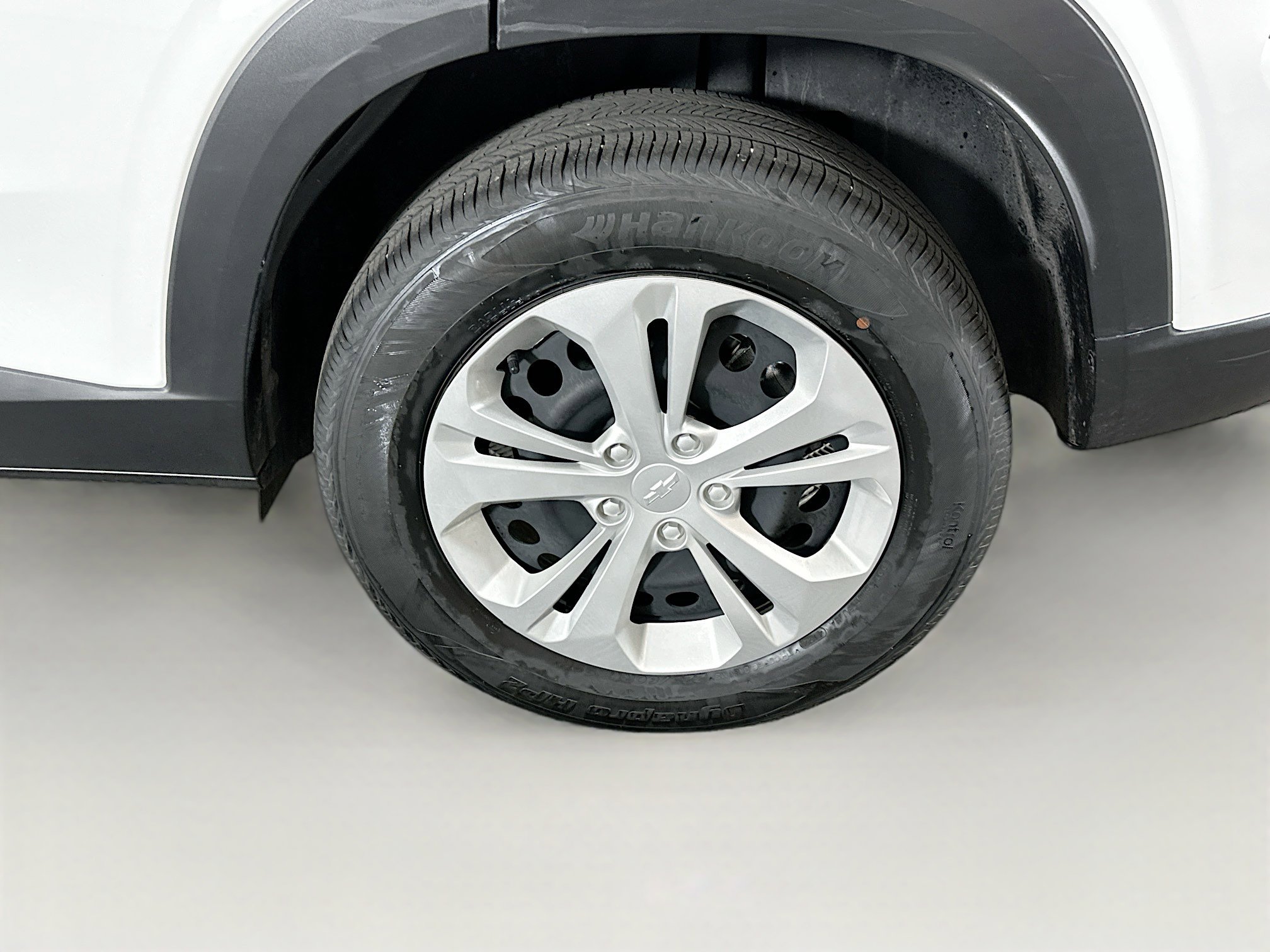 Used 2025 Chevrolet Trax LS image 11