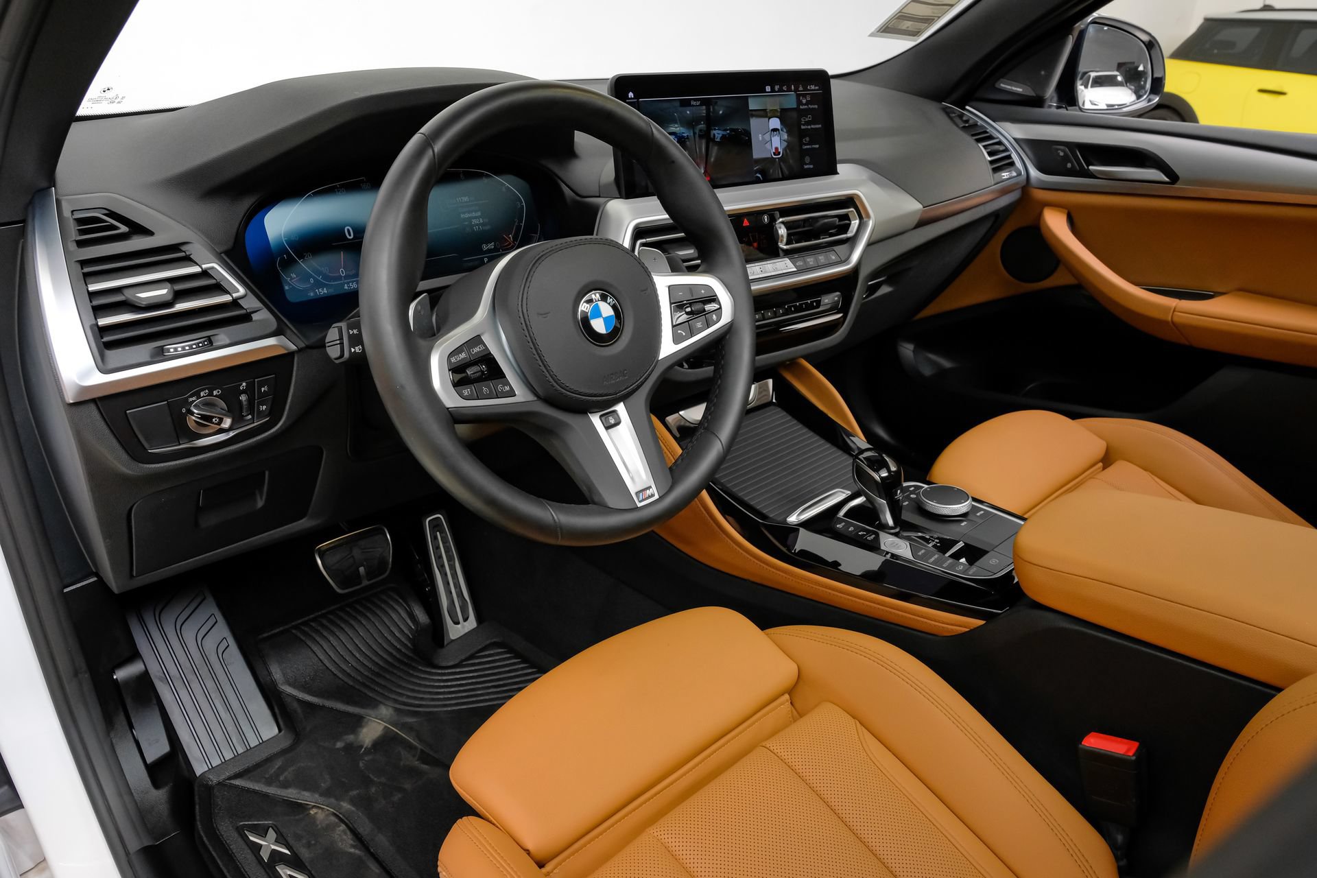 Used 2025 BMW X4 xDrive30i w/ Premium Package AWD/4WD image 3