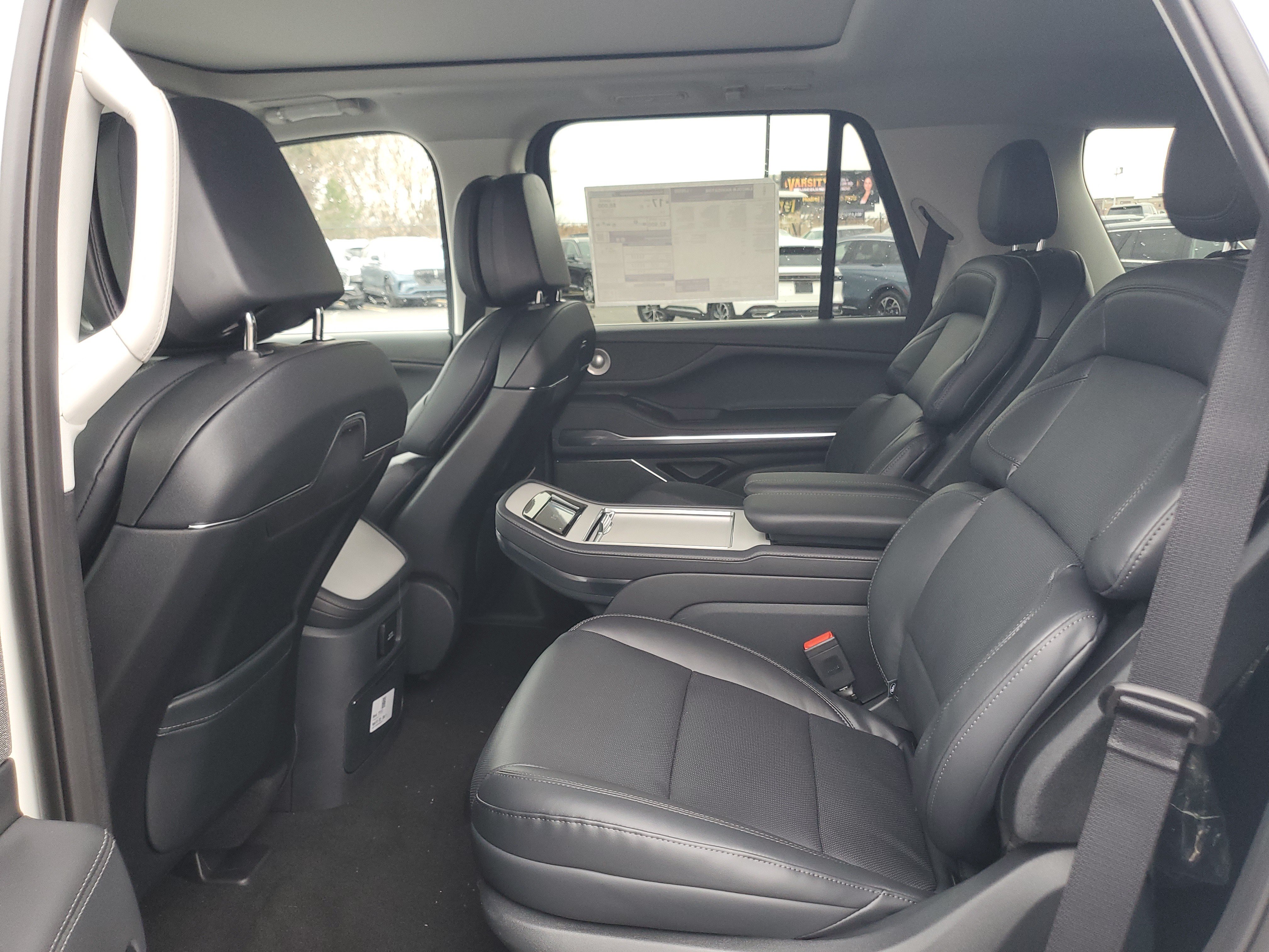 New 2026 Lincoln Navigator Reserve AWD/4WD image 26