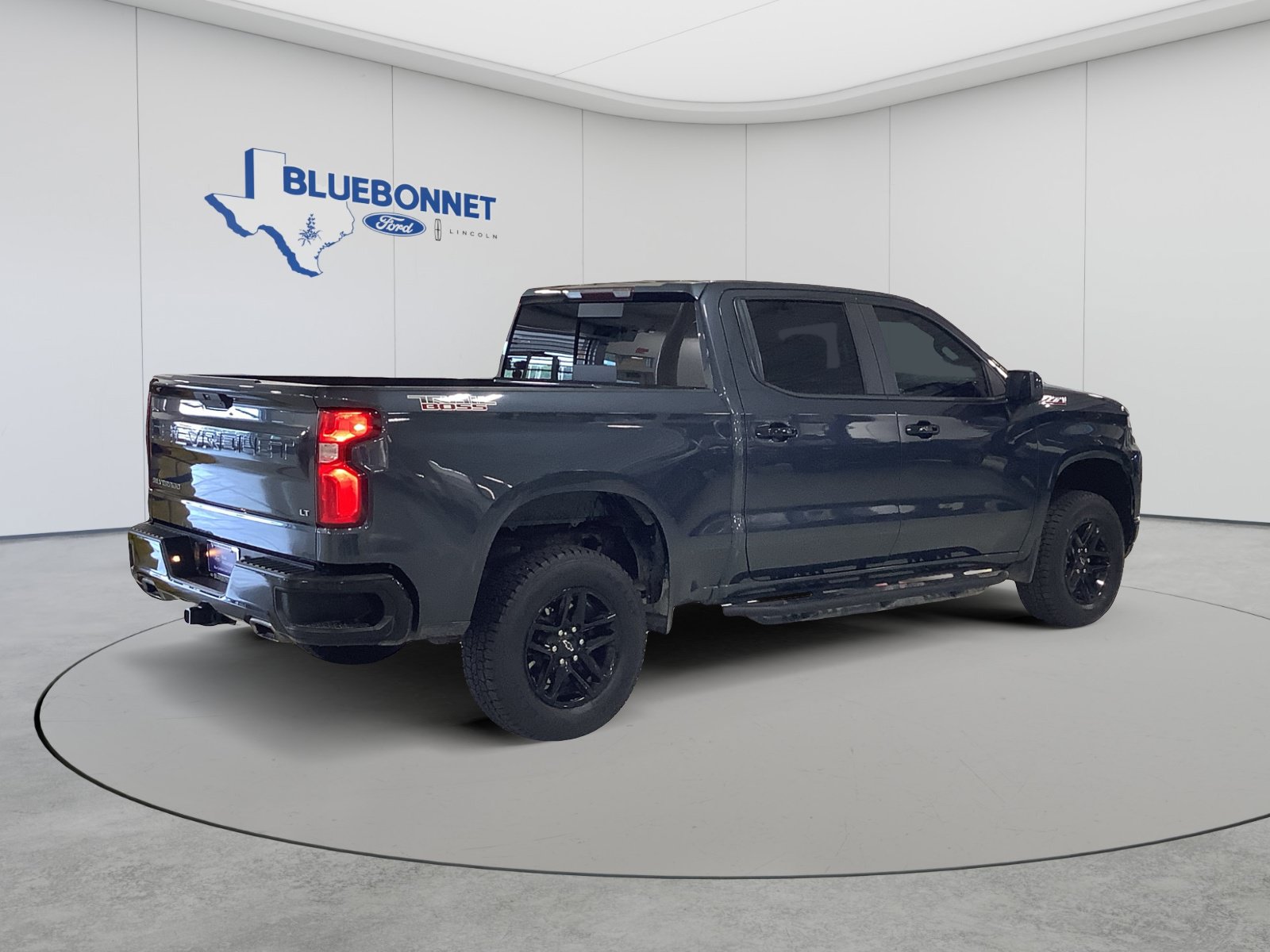 Used 2021 Chevrolet Silverado 1500 LT Trail Boss w/ Convenience Package II AWD/4WD image 5