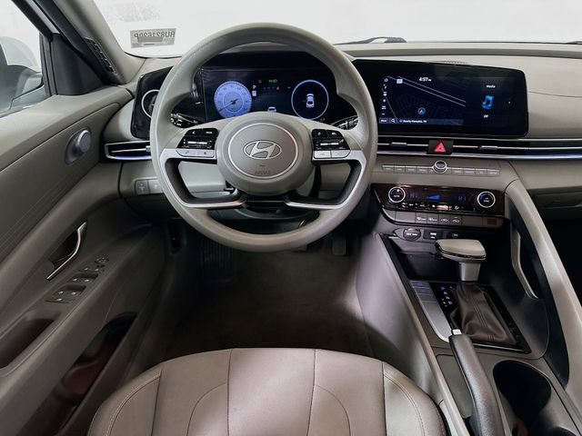 Used 2024 Hyundai Elantra SEL image 23