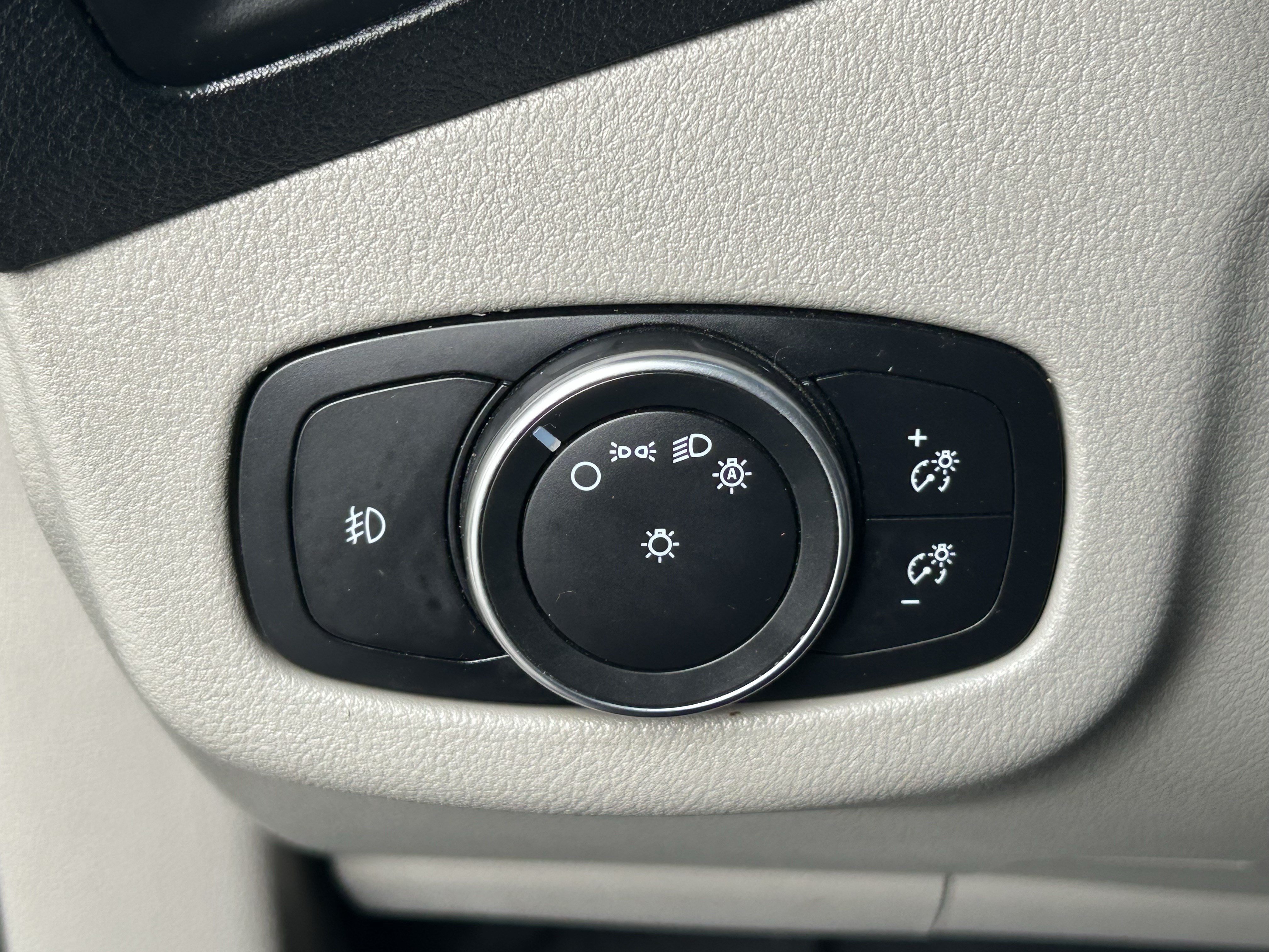 Used 2020 Ford Transit Connect XLT FWD image 21