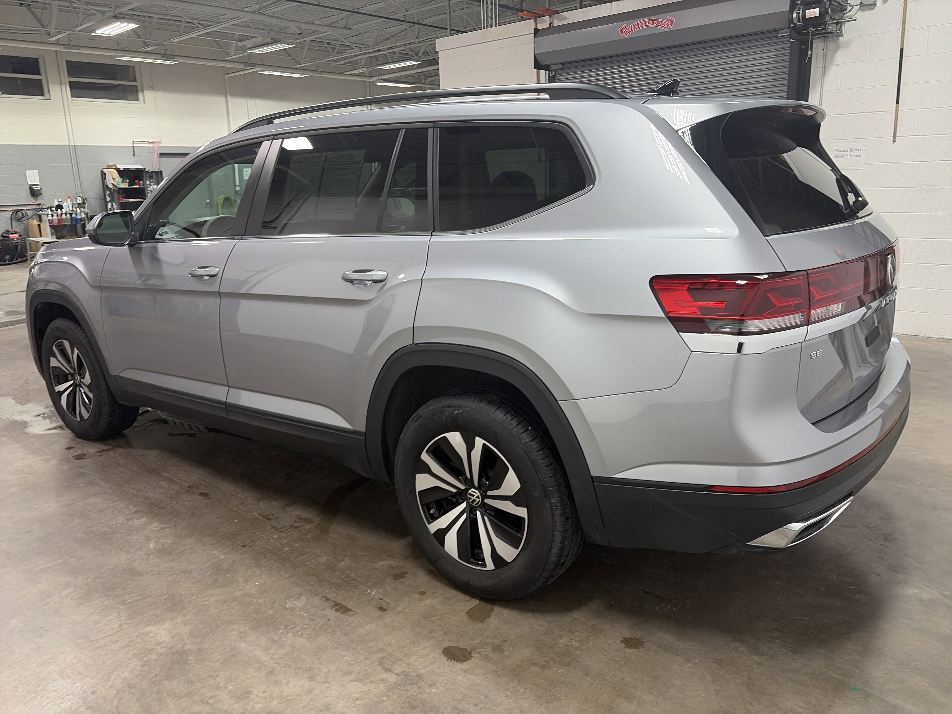 Certified 2025 Volkswagen Atlas SE image 5
