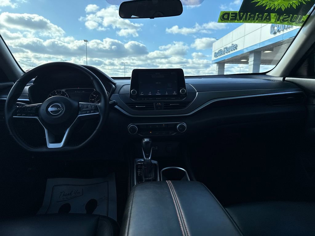 Used 2025 Nissan Altima 2.5 SR image 15