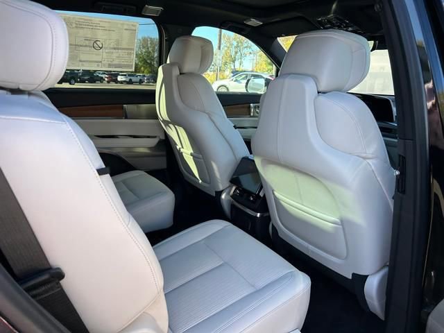 New 2026 Cadillac Vistiq Luxury image 23