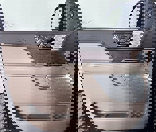 Used 2022 Lincoln Navigator Reserve image 14