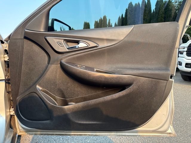 Used 2017 Chevrolet Malibu LT FWD image 11