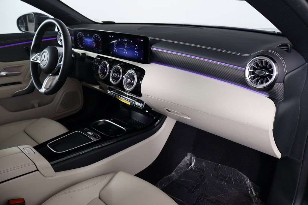 Certified 2025 Mercedes-Benz CLA 250 image 9