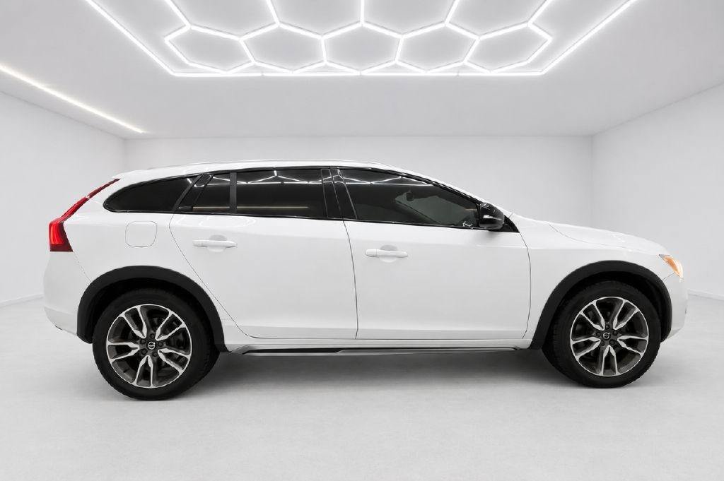 Used 2017 Volvo V60 T5 Cross Country w/ Convenience Package AWD/4WD image 2
