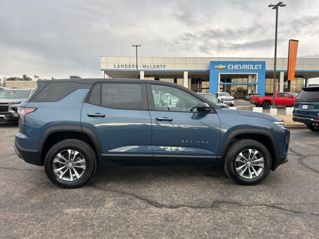 New 2026 Chevrolet Equinox LT image 2