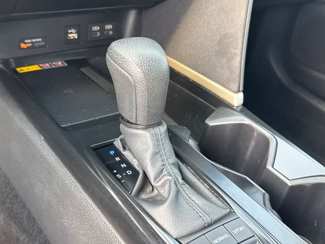 Used 2025 Toyota Camry LE w/ Convenience Package FWD image 16