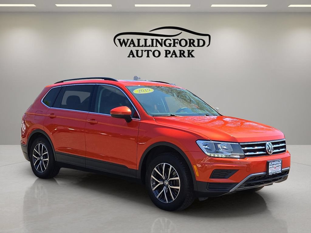 Used 2019 Volkswagen Tiguan SE w/ Panoramic Sunroof Package AWD/4WD image 3