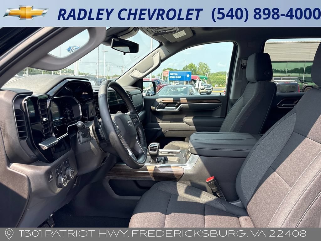 Certified 2025 Chevrolet Silverado 1500 RST w/ Z71 Off-Road Package AWD/4WD image 3