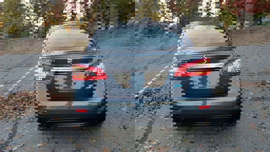 Used 2015 Nissan Sentra S image 7