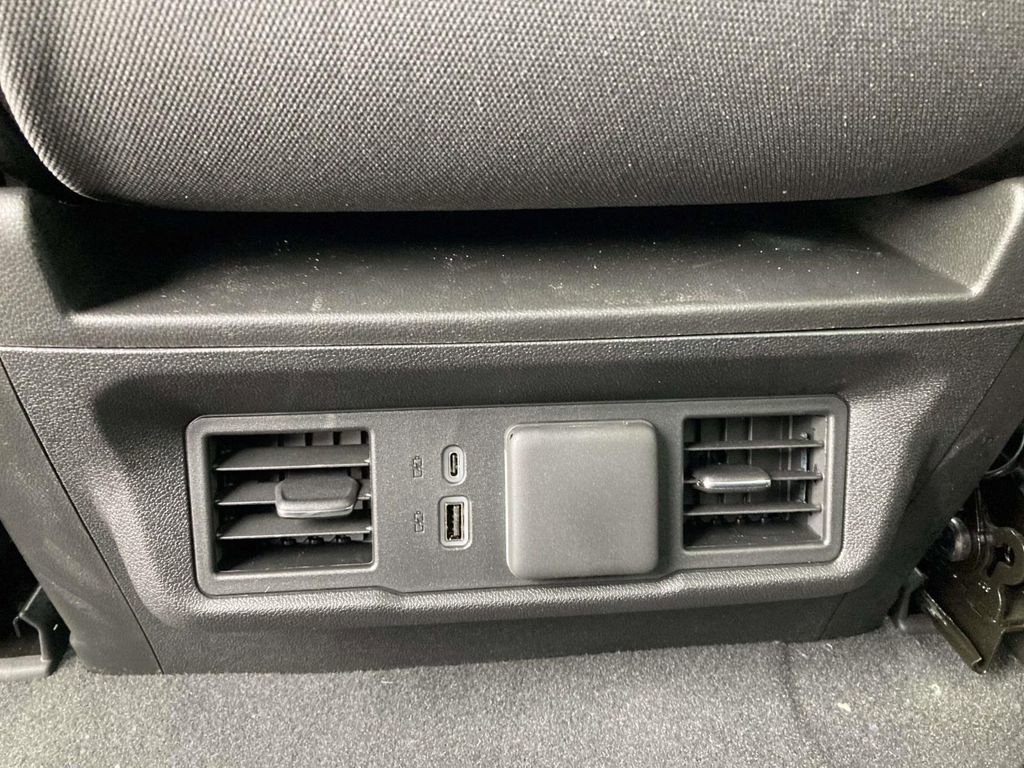 New 2026 GMC Sierra 1500 SLE w/ Preferred Package image 14