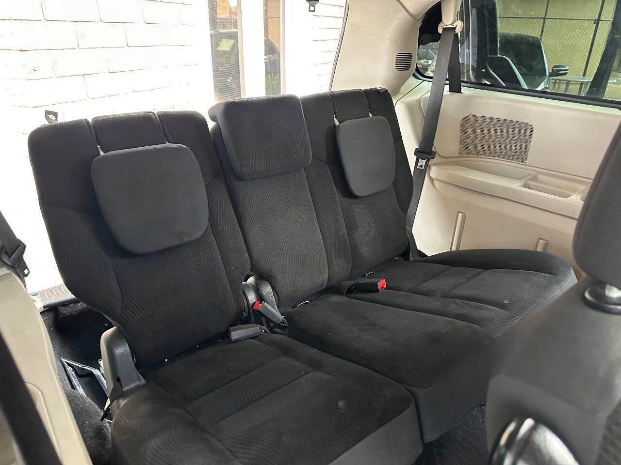 Used 2018 Dodge Grand Caravan SE w/ UConnect Hands-Free Group image 14