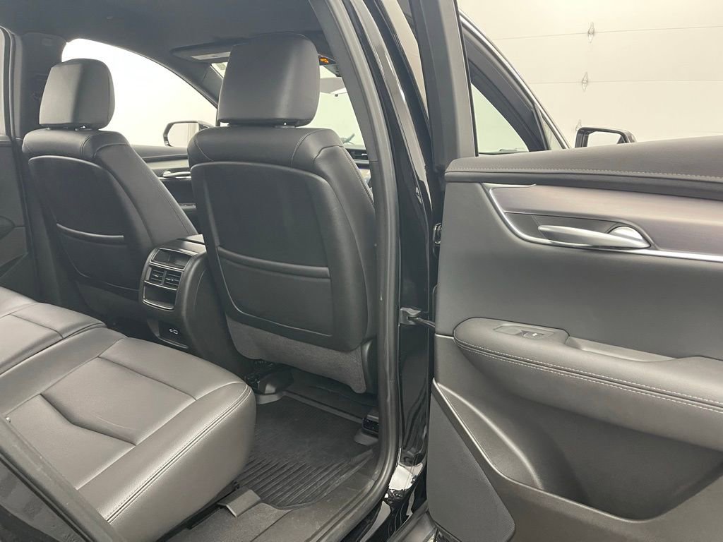 Used 2025 Cadillac XT5 Luxury w/ LPO, Floor Liner Package AWD/4WD image 33