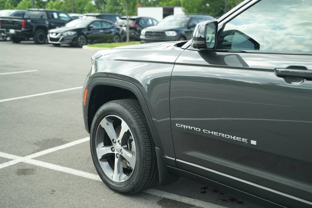 New 2026 Jeep Grand Cherokee L Limited w/ Luxury Tech Group II AWD/4WD image 42