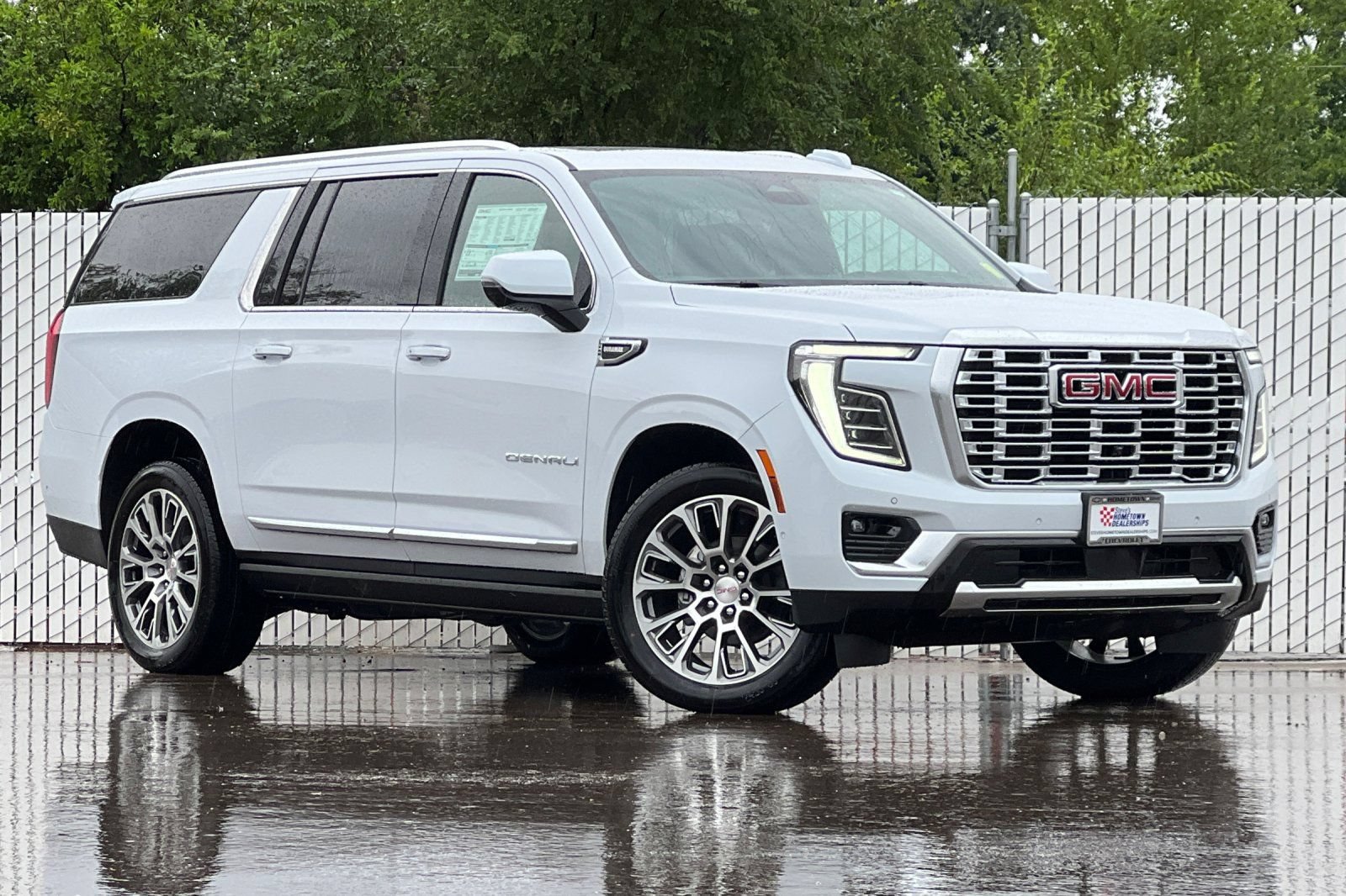 New 2026 GMC Yukon XL Denali w/ Denali Reserve Package AWD/4WD image 2