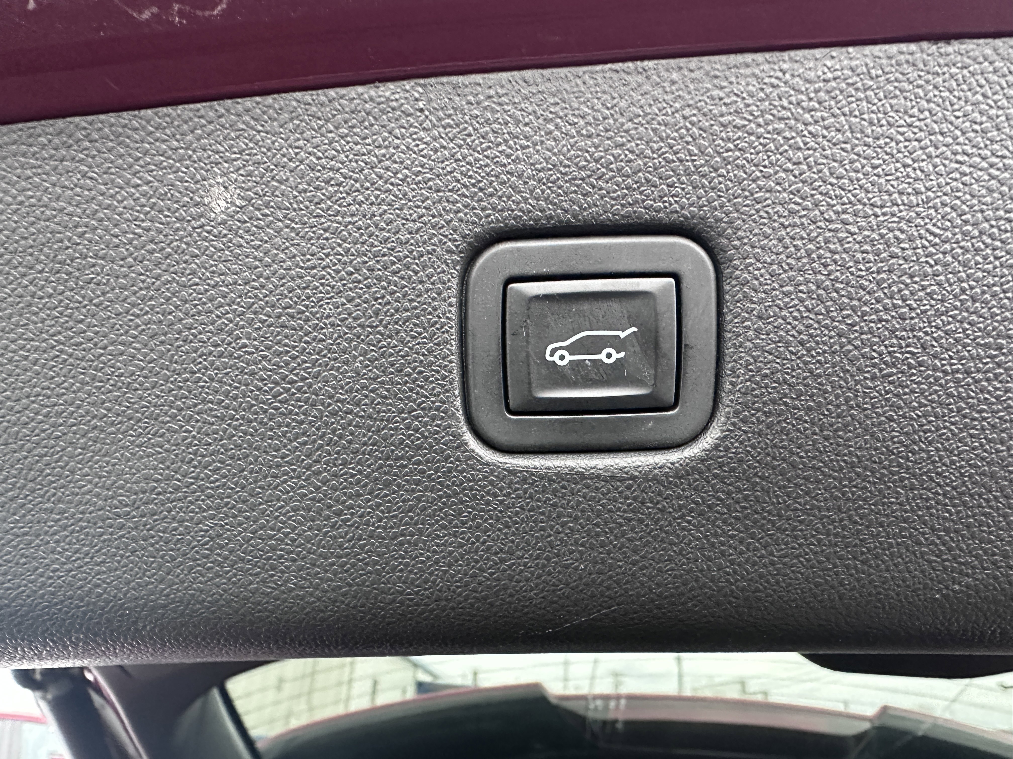 Used 2019 Chevrolet Blazer LT w/ Sun and Wheels Package image 13