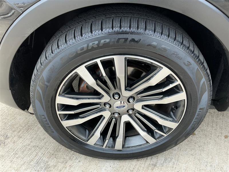 Used 2017 Ford Explorer Platinum image 26