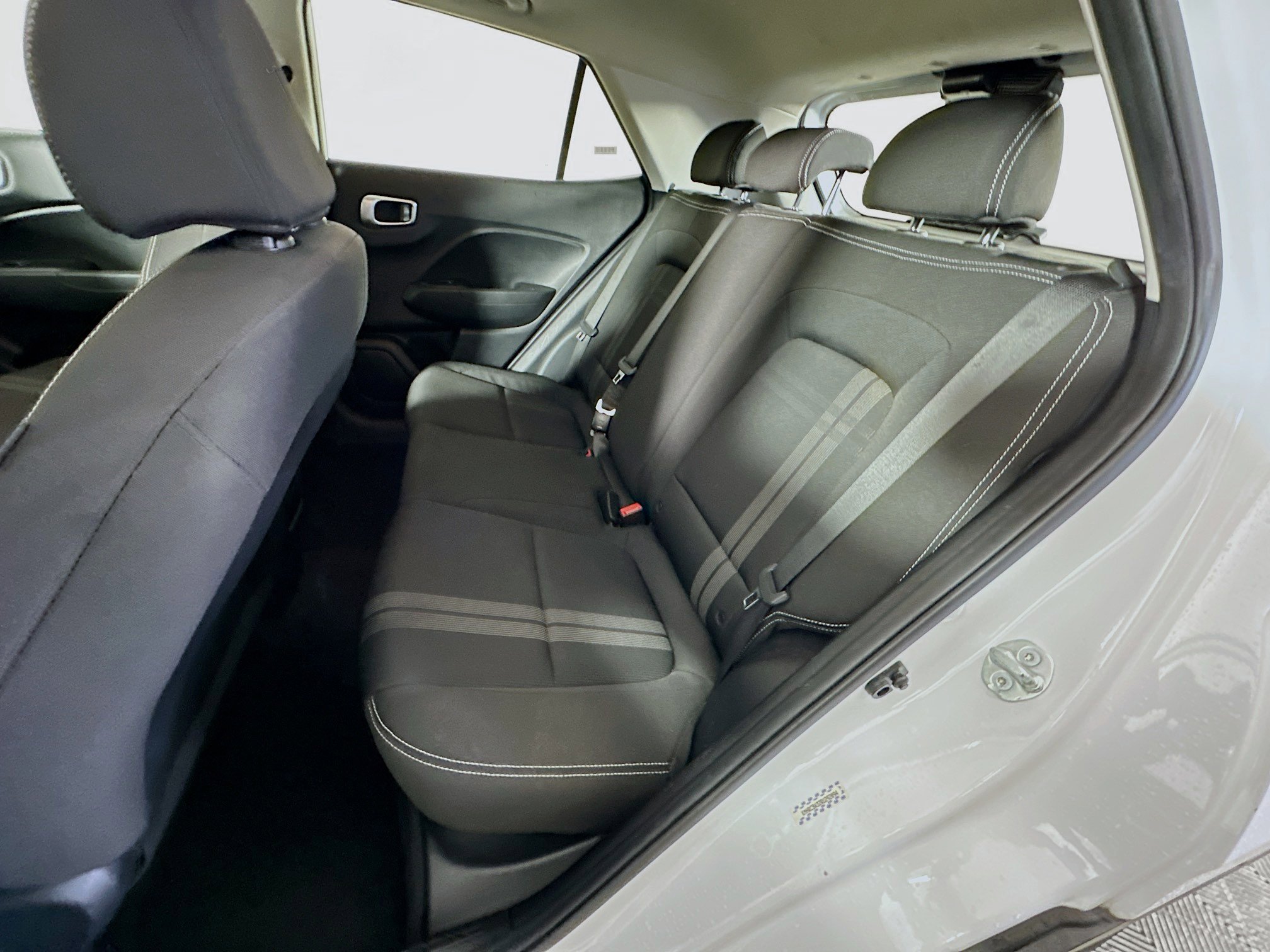 Used 2024 Hyundai Venue SEL image 28