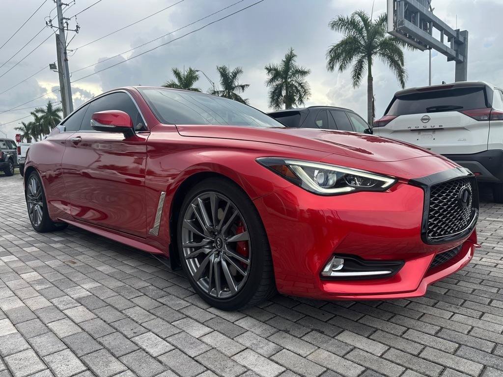 Used 2017 INFINITI Q60 Red Sport 400 RWD image 1