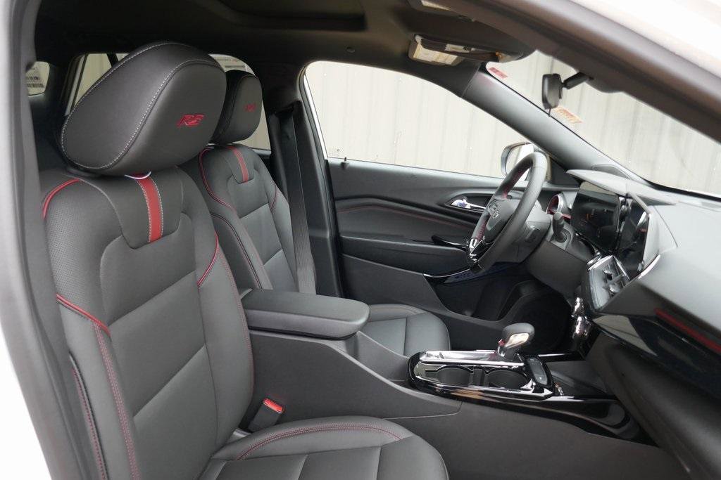 New 2026 Chevrolet Trax RS w/ Sunroof Package image 8