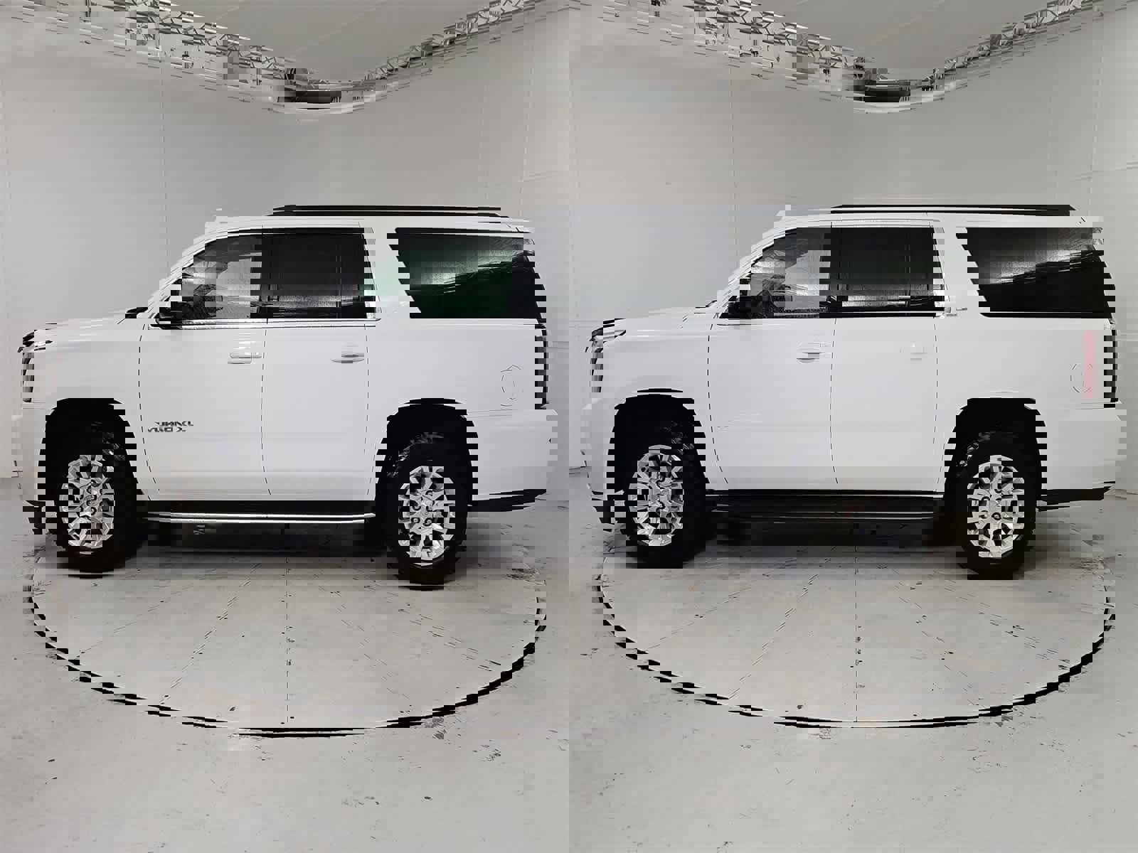 Used 2017 GMC Yukon XL SLE w/ HD Trailering Package image 3