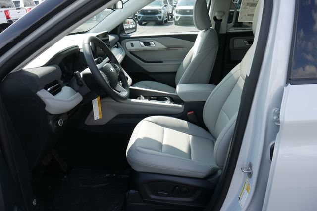 New 2026 Ford Explorer Active w/ Active Comfort Package AWD/4WD image 2