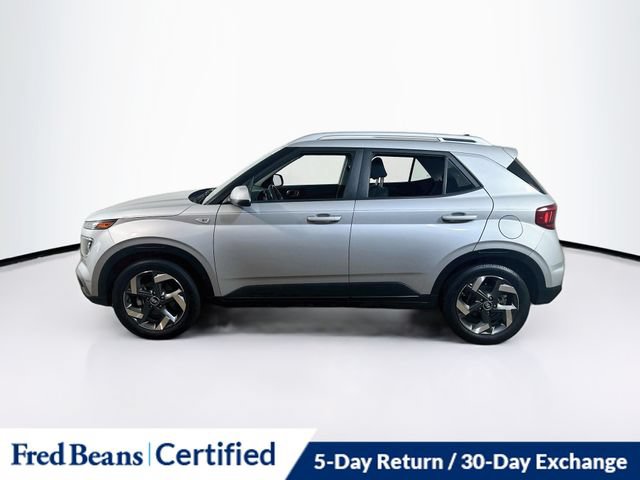 Certified 2021 Hyundai Venue SEL FWD image 4