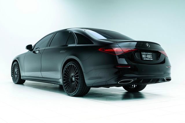 Used 2022 Mercedes-Benz S 500 4MATIC w/ AMG Line Package image 18