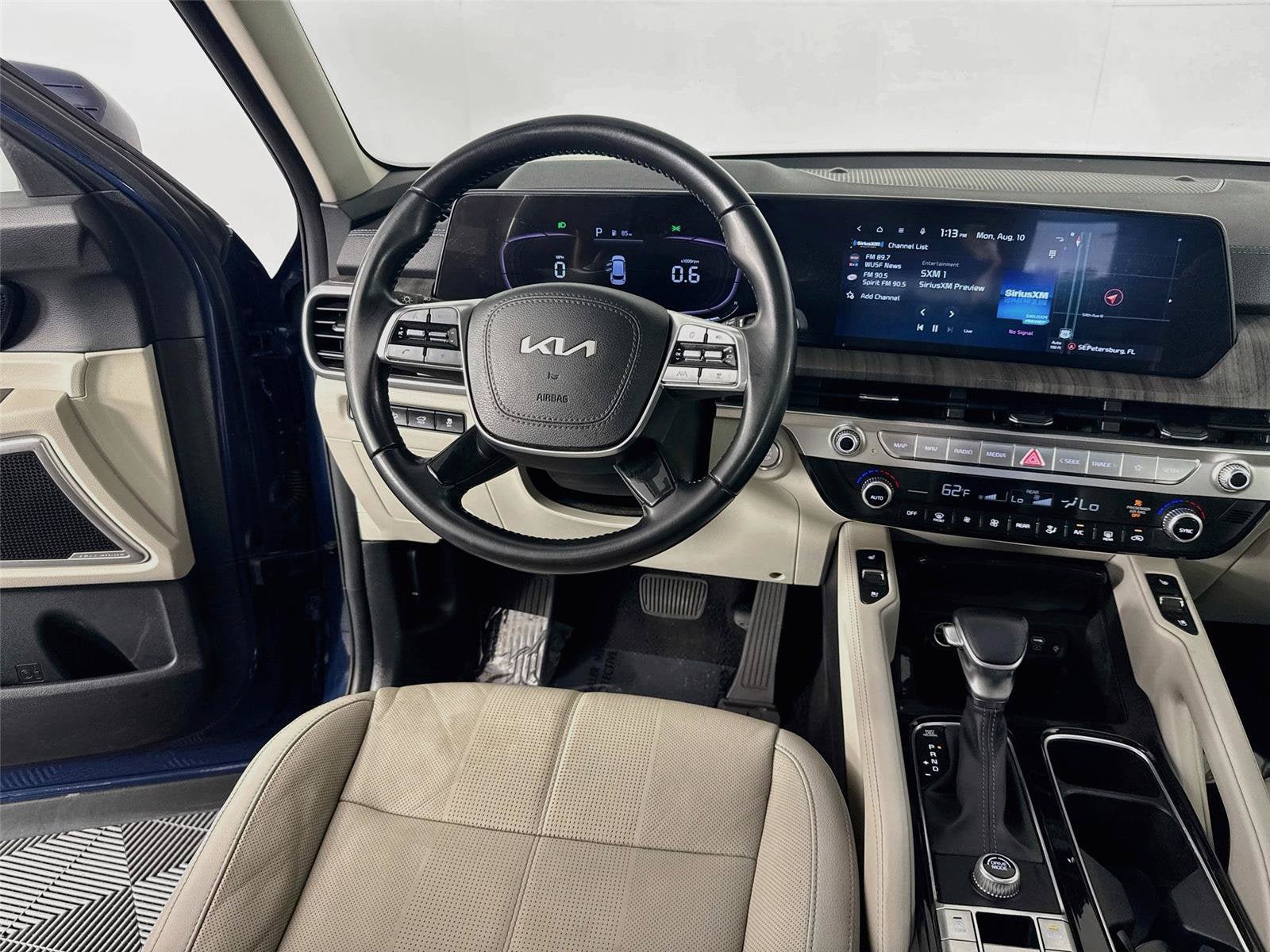 Certified 2023 Kia Telluride EX w/ EX Captain's Chair Package FWD image 25
