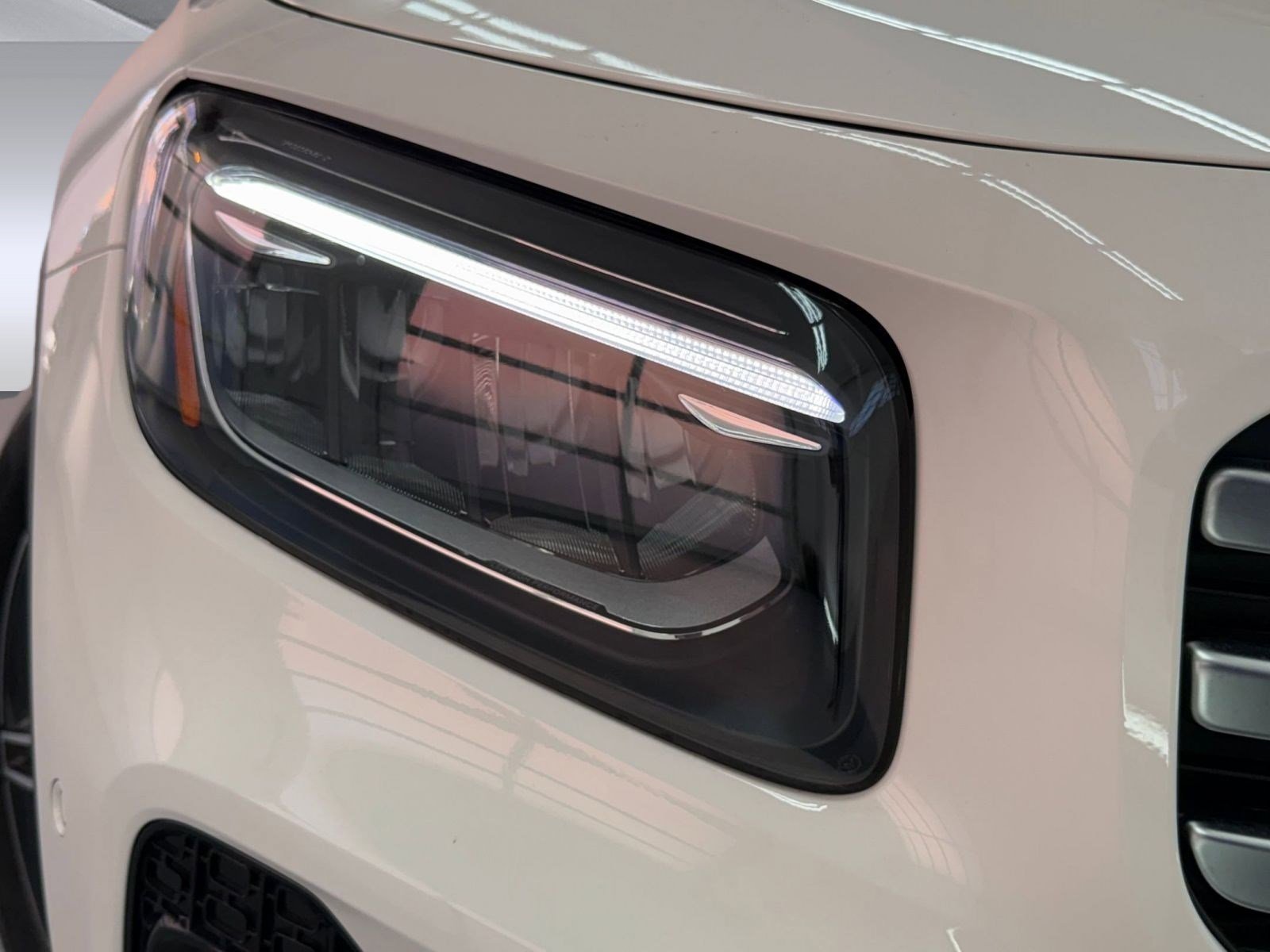 New 2026 Mercedes-Benz GLB 250 image 8