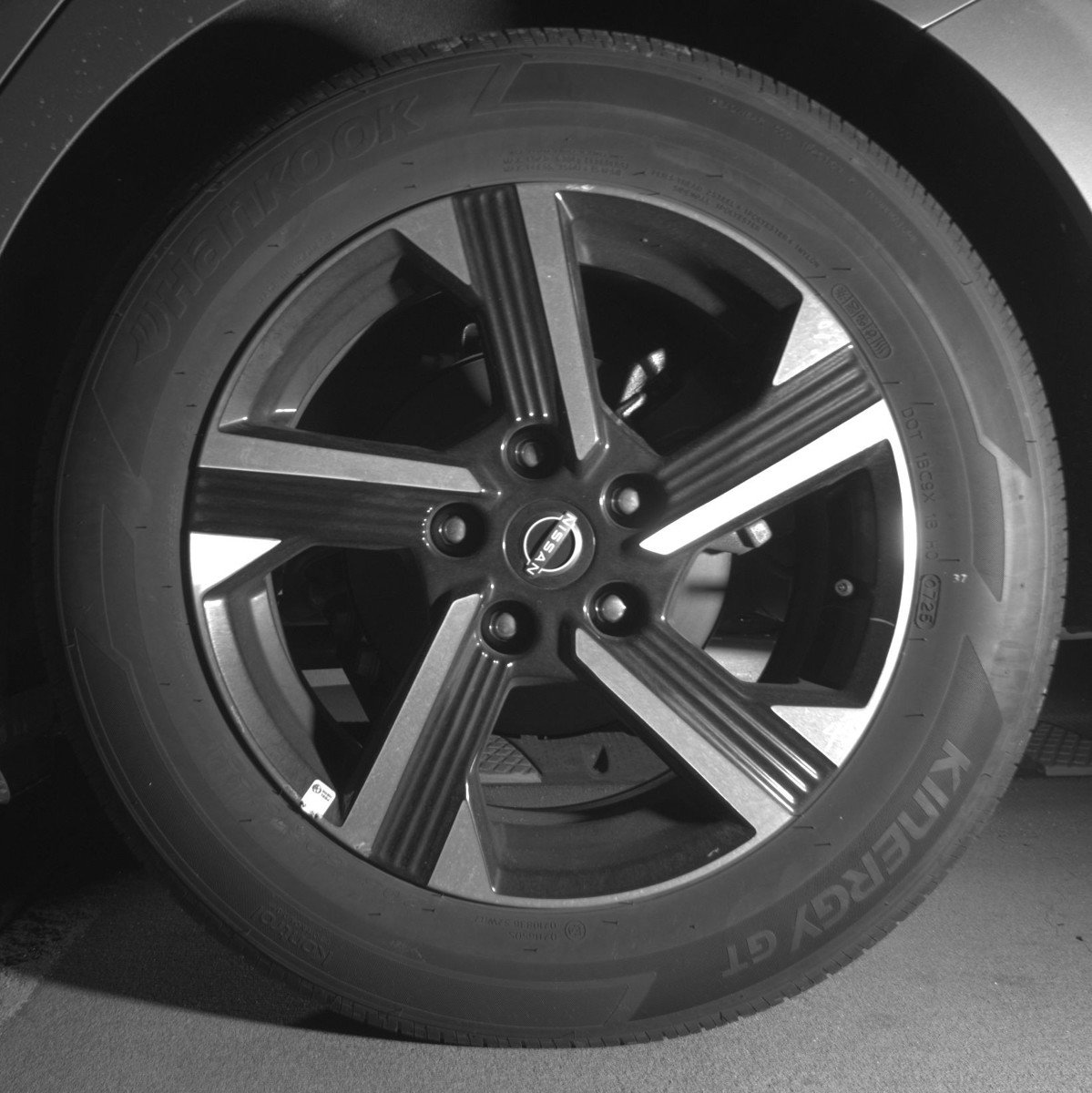 Used 2025 Nissan Sentra SV FWD image 13