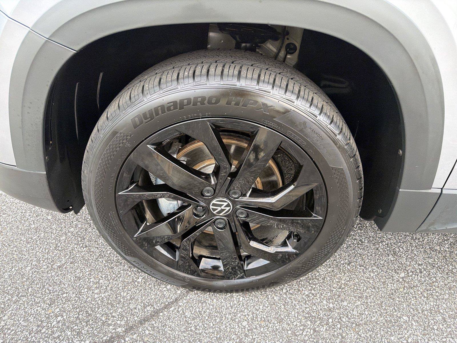 Used 2024 Volkswagen Taos SE FWD image 8