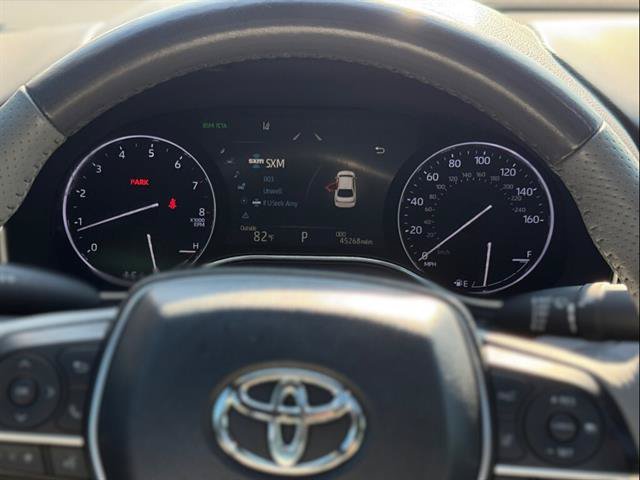 Used 2019 Toyota Avalon Limited FWD image 14
