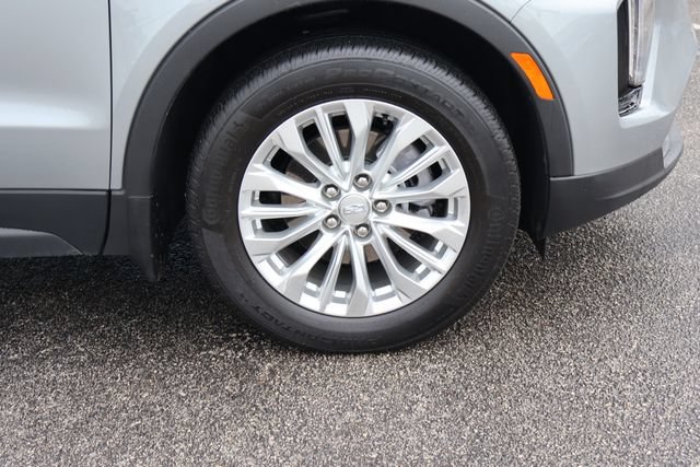 Used 2024 Cadillac XT4 Luxury w/ Cold Weather Package FWD image 11