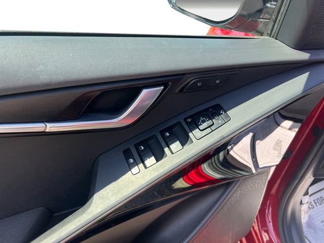 Used 2023 Kia Niro SX Touring FWD image 11