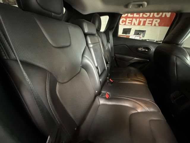Used 2019 Jeep Cherokee Limited AWD/4WD image 26