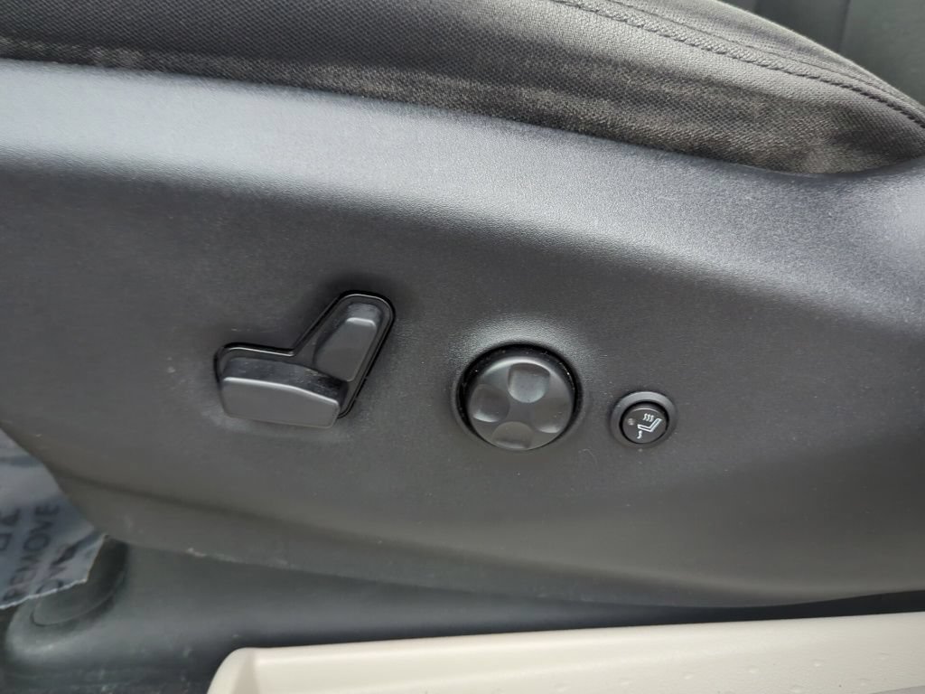 Used 2017 Chrysler Pacifica Touring Plus FWD image 37
