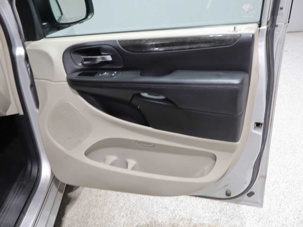 Used 2012 Dodge Grand Caravan Crew w/ Crew Value Pkg FWD image 23