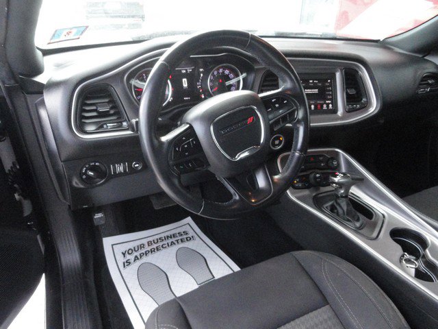 Used 2019 Dodge Challenger SXT image 7