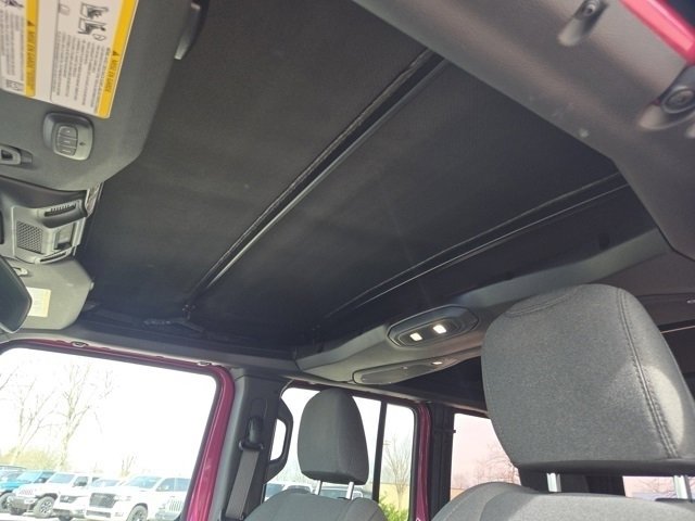 Used 2024 Jeep Wrangler Sport S AWD/4WD image 6