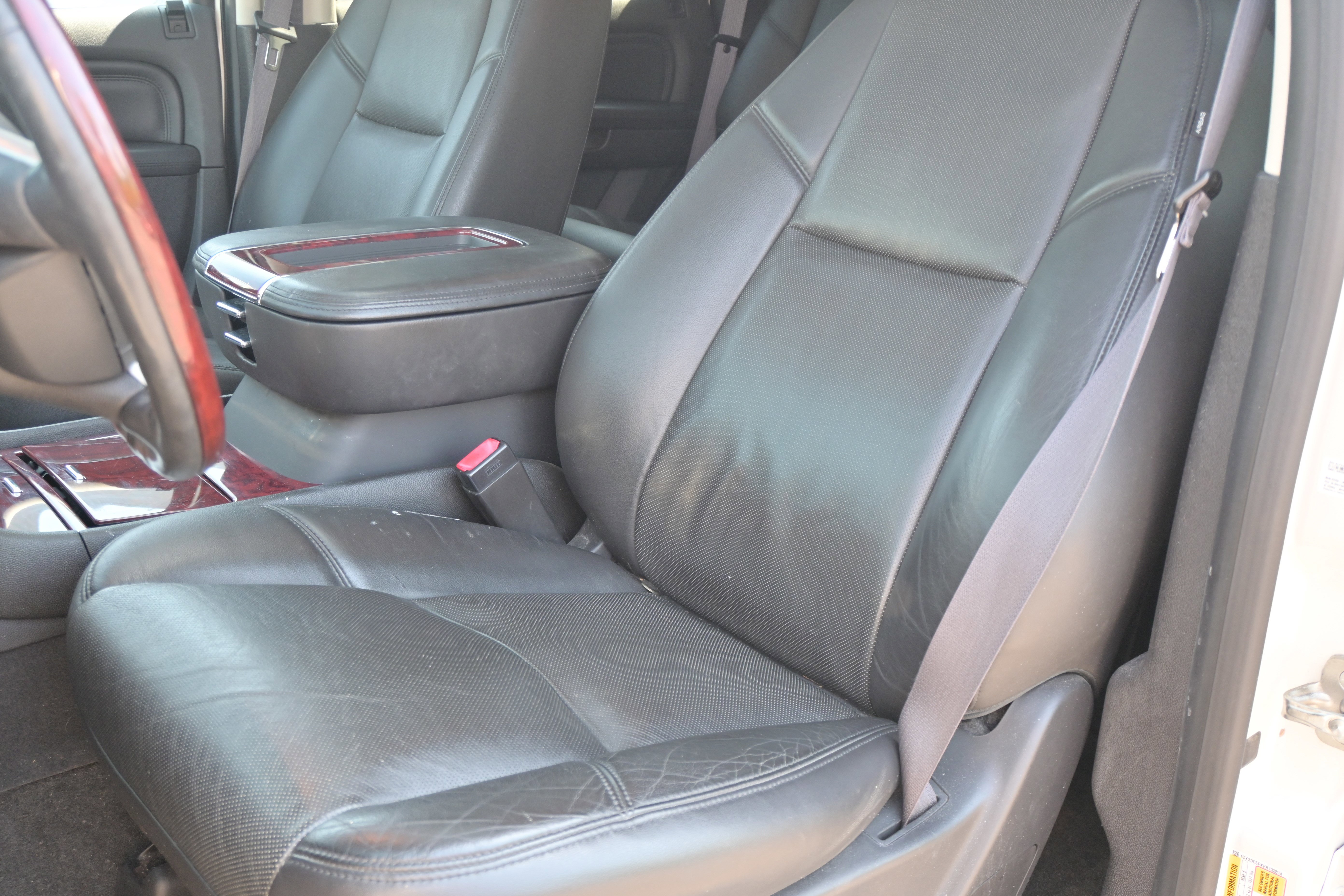 Used 2014 Cadillac Escalade Premium image 16