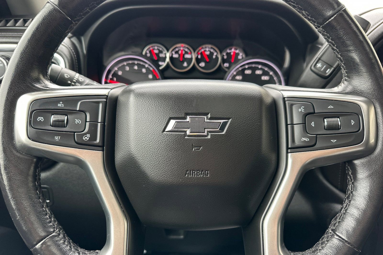Used 2020 Chevrolet Silverado 1500 LT Trail Boss w/ Midnight Edition AWD/4WD image 30