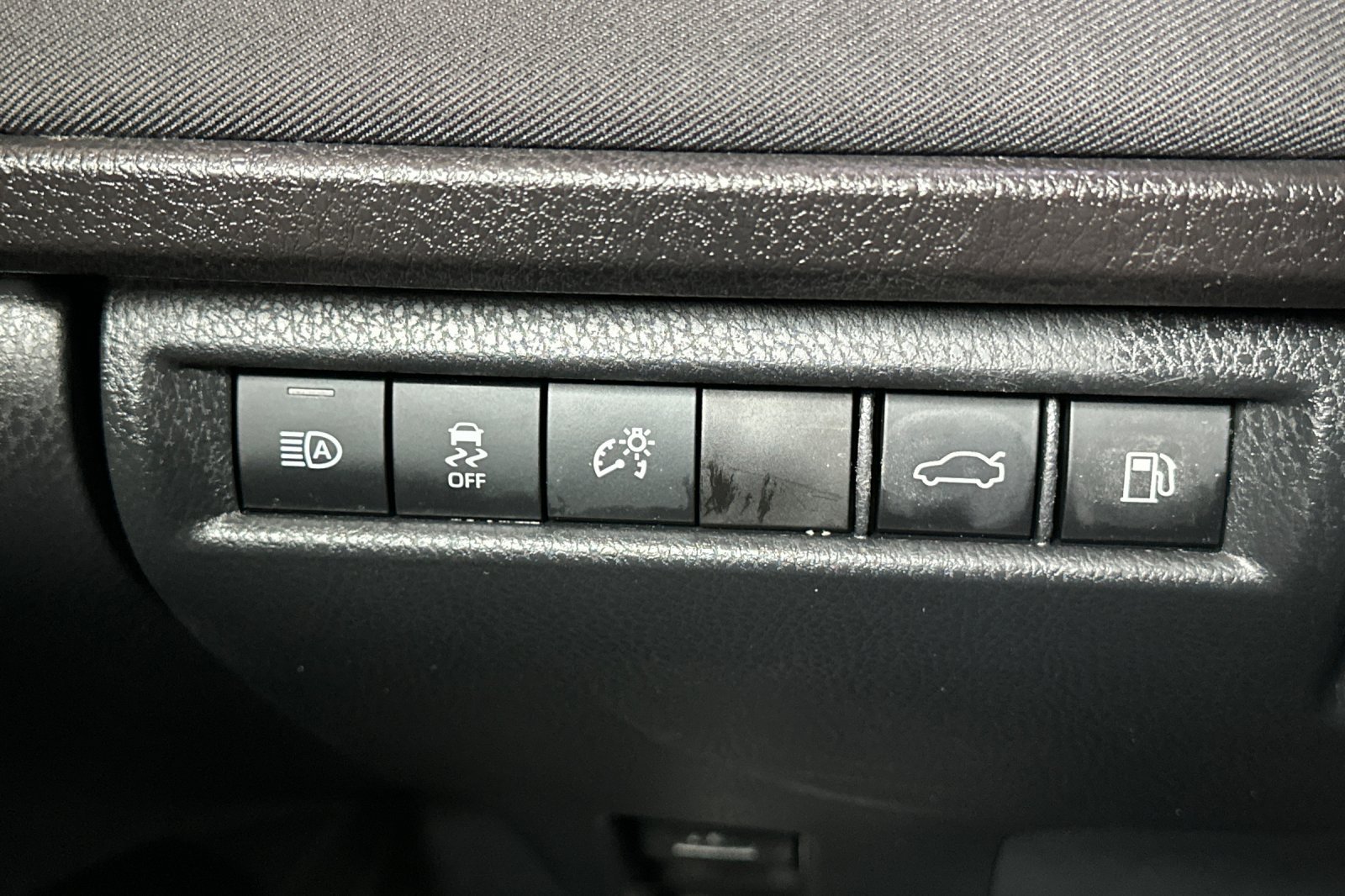 Used 2026 Toyota Camry LE FWD image 29